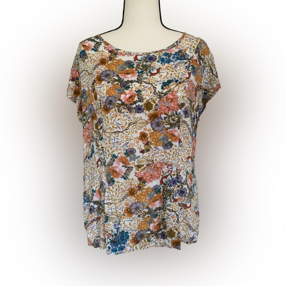 Lucy + Laurel | floral print vintage vibes top